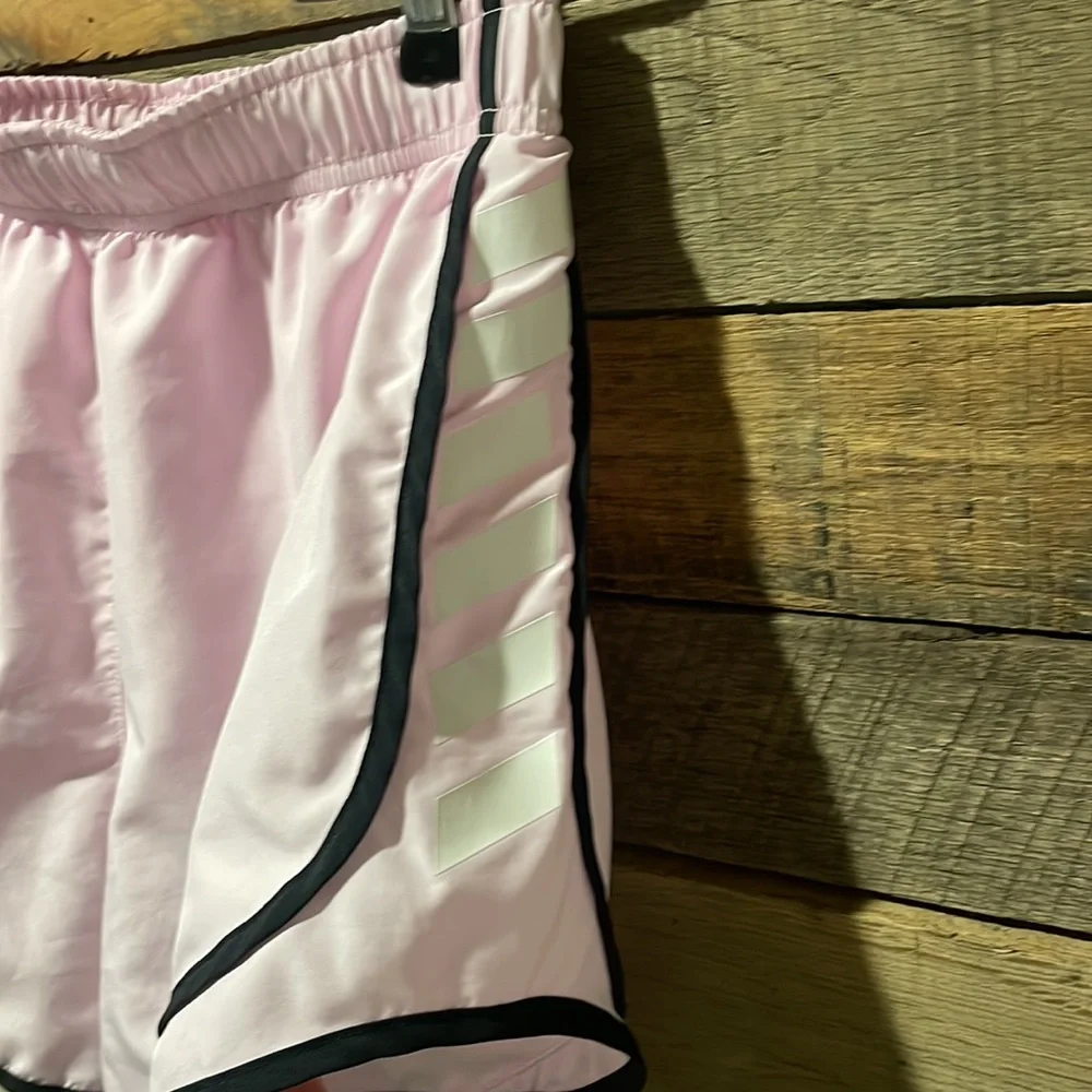 Light pink - Nike Tempo shorts - women"s SMALL - Picture 6 of 9